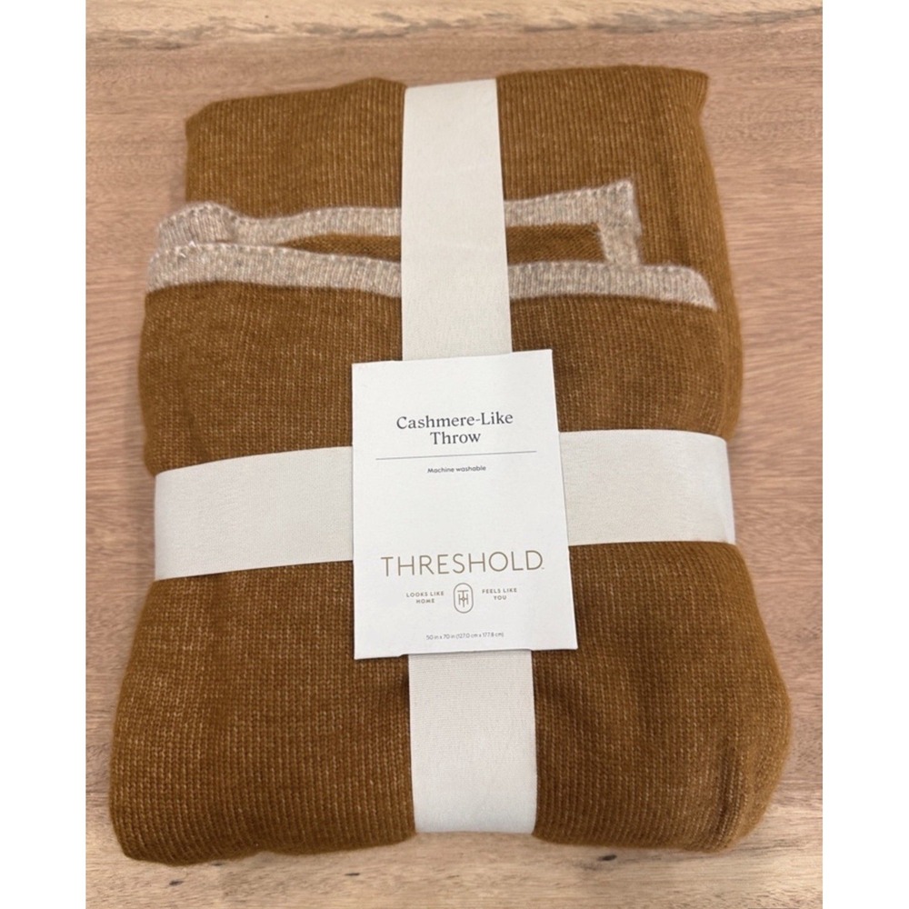 New- Target THRESHOLD Cashmere-like Throw Blanket, 50x60, soft, Camel Color